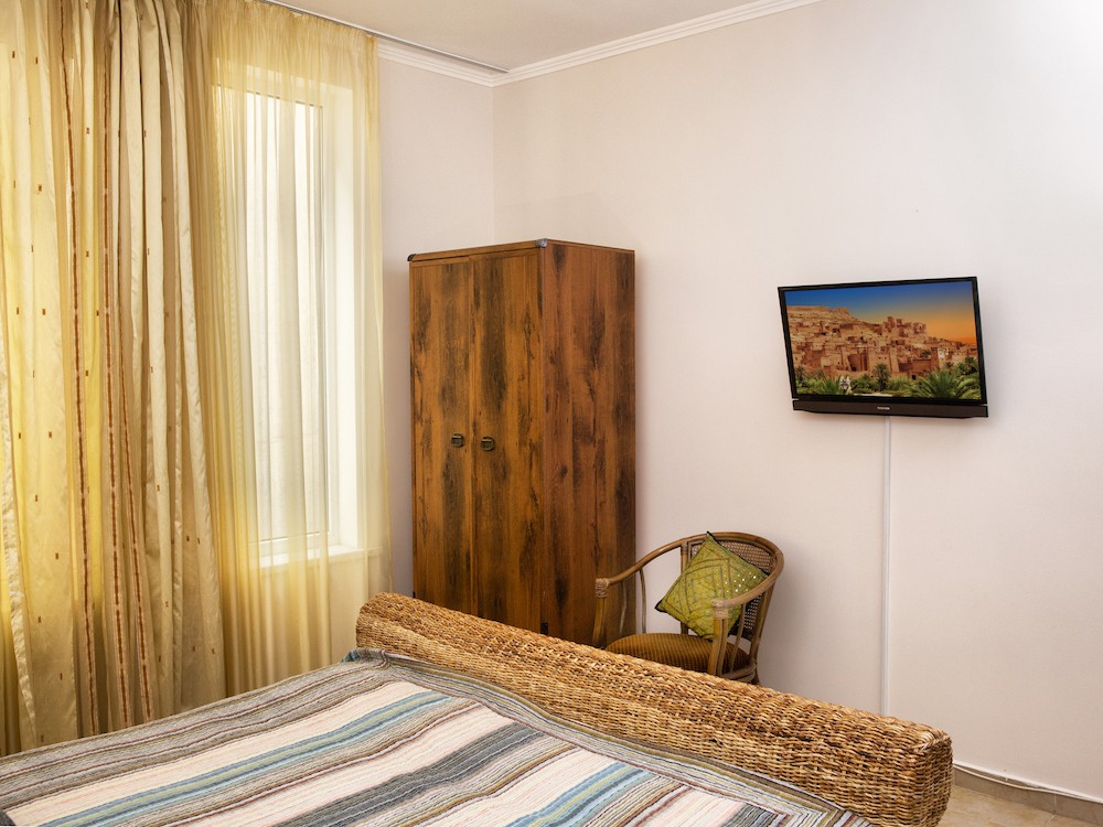 Люкс 2-комнатный с одной спальней