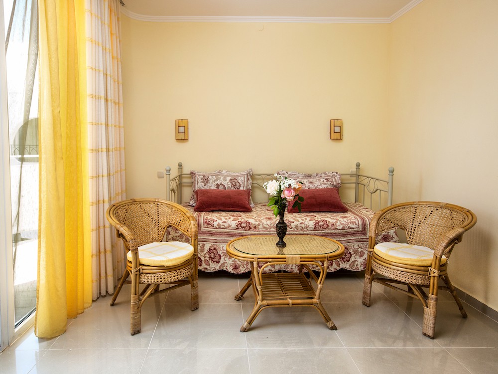 Люкс 2-комнатный с одной спальней