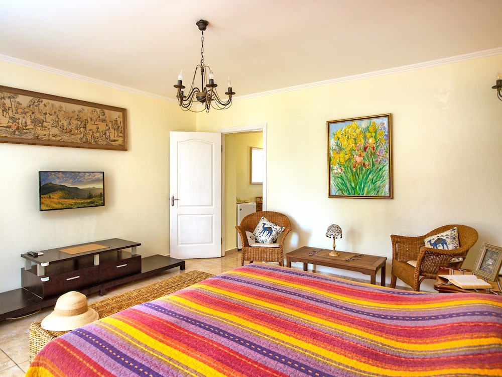 Люкс 2-комнатный с одной спальней