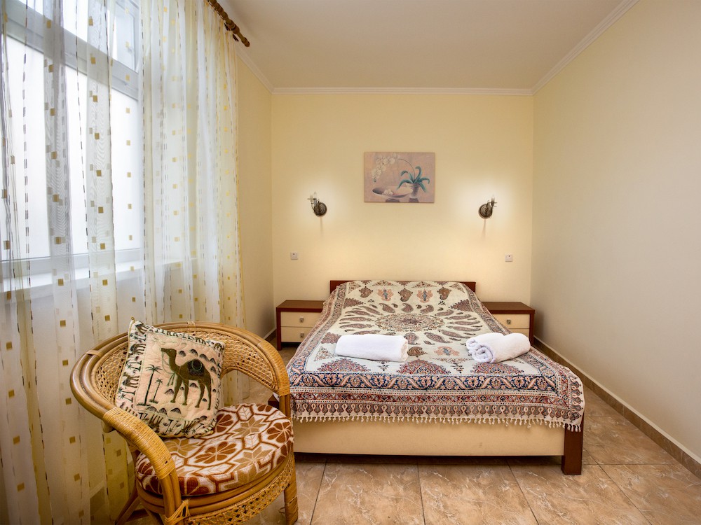 Люкс 2-комнатный с одной спальней