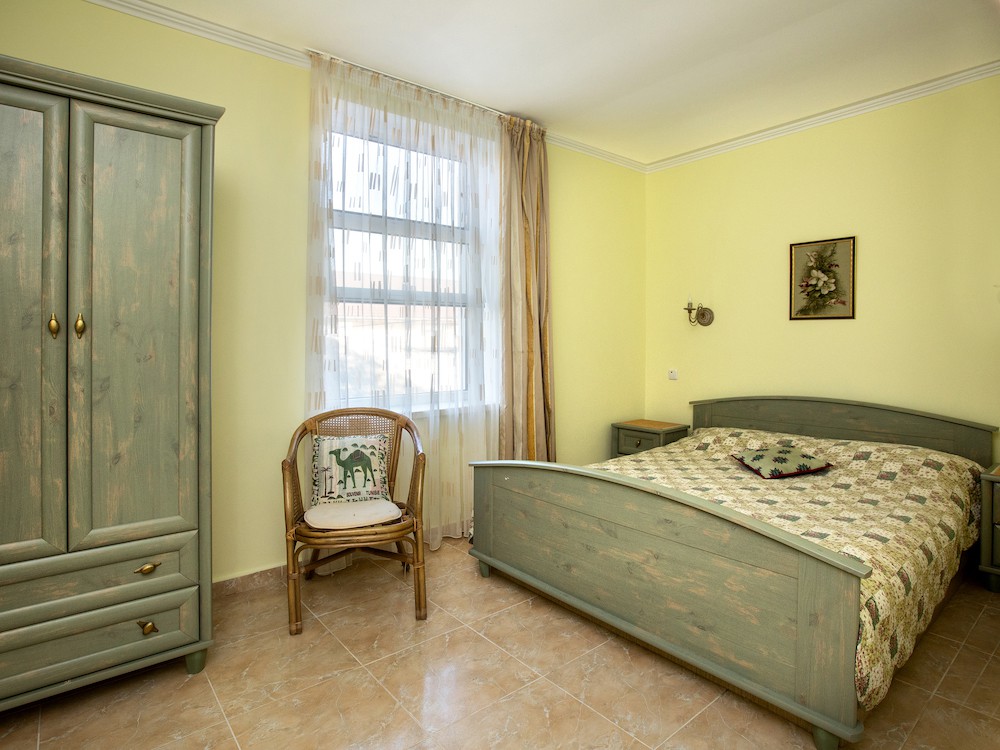 Люкс 2-комнатный с одной спальней