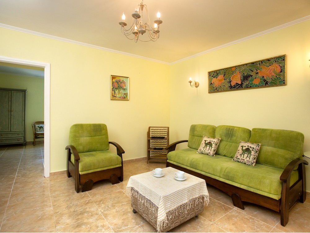 Люкс 2-комнатный с одной спальней