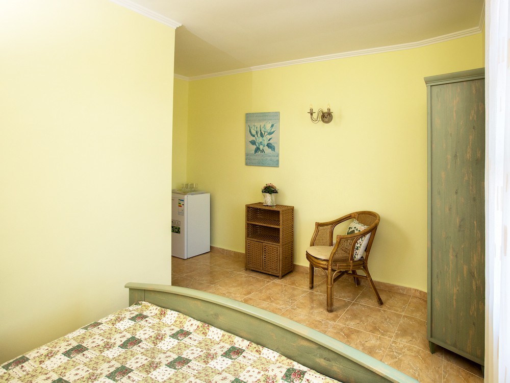 Люкс 2-комнатный с одной спальней